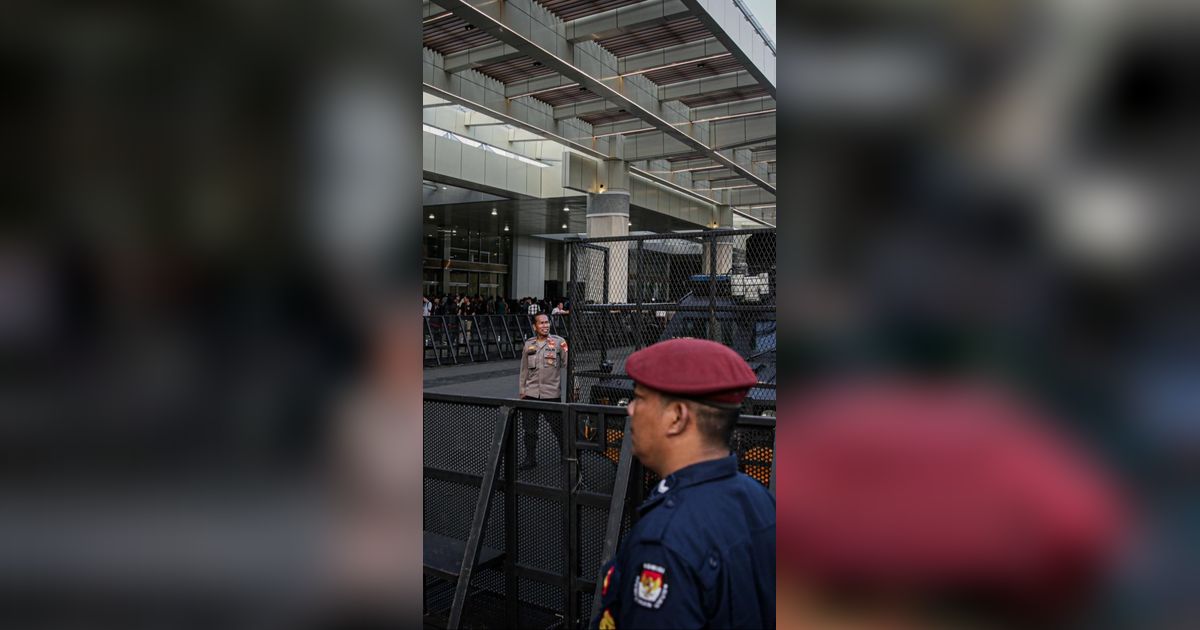 FOTO: Suasana Pengamanan Ketat di Lokasi Debat Kedua Cawapres di Senayan