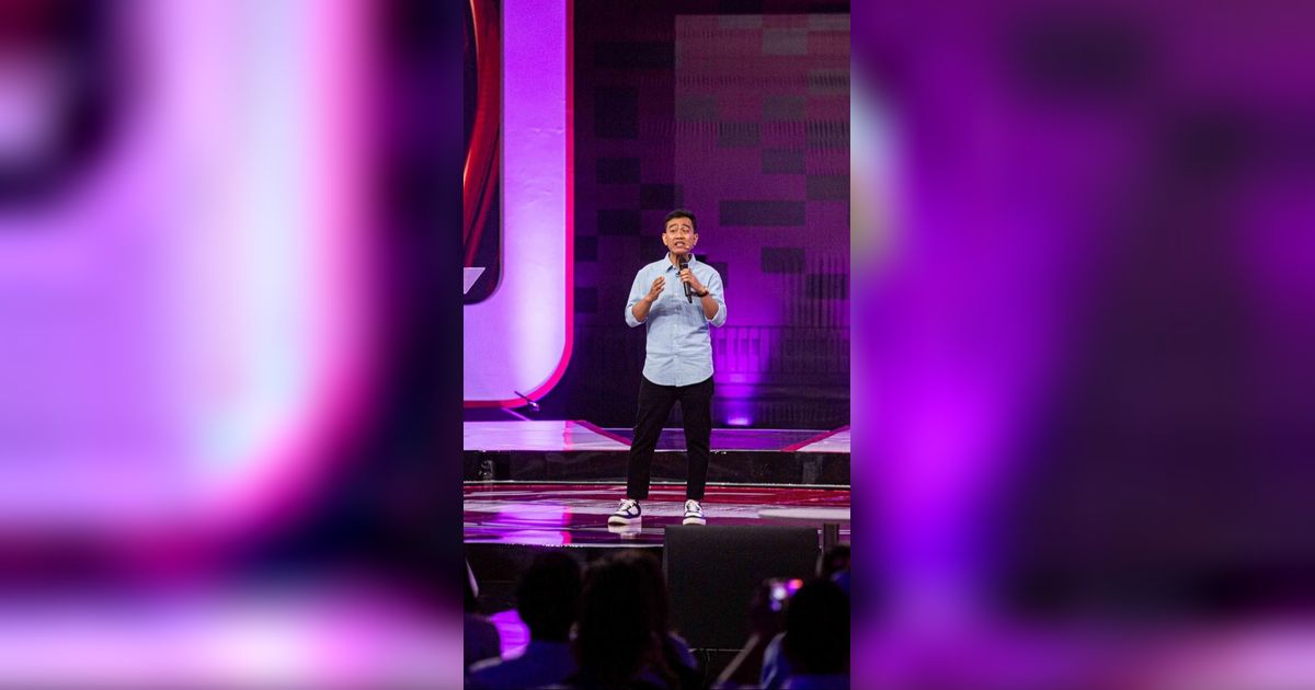 Debat Cawapres: Momen Mic Cak Imin Jatuh, Gibran Tertawa