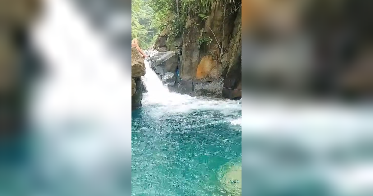 Menikmati Jernihnya Sungai di Curug Cibaliung, Punya Cerita Urban Soal Kapak yang Hilang