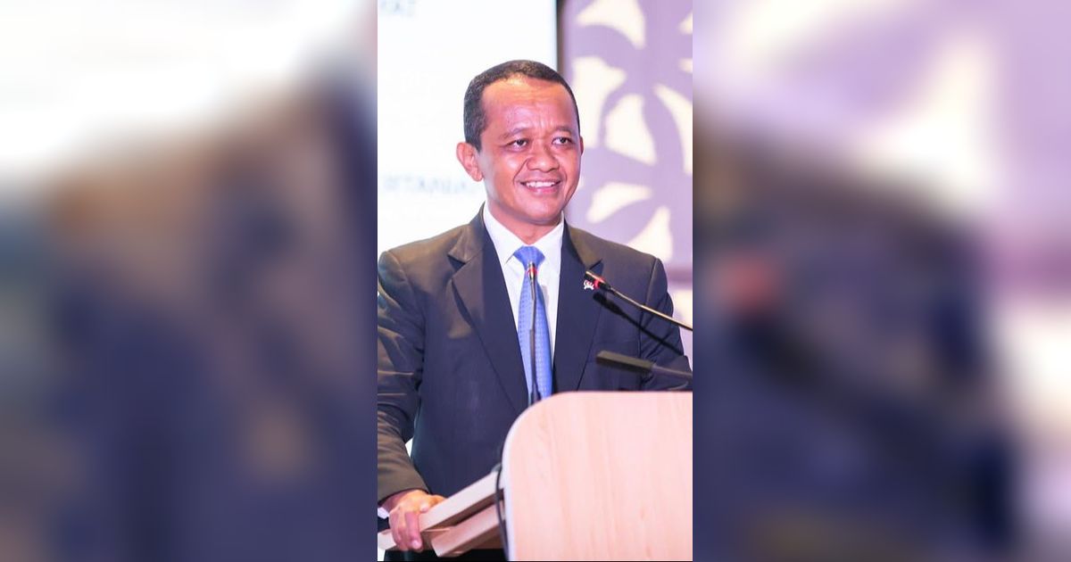 Viral Video Jaketnya Ditarik Prabowo, Bahlil Lahadalia Buka Suara