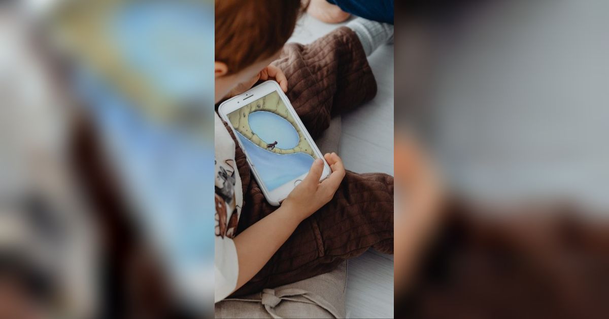 Bagaimana Cara Mengurangi Screen Time pada Anak, Atasi Kecanduan Menatap Layar