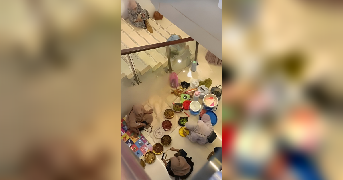 Momen Emak-Emak Piknik di Mal, Gelar Karpet Bawa Lauk Lengkap Hingga Nasi Satu Termos
