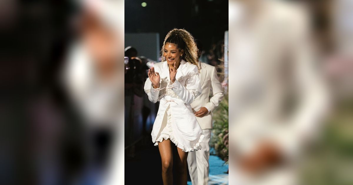 Tampil dengan Makeup Flawless, Zsa Zsa Utari Dipuji Mirip Zendaya