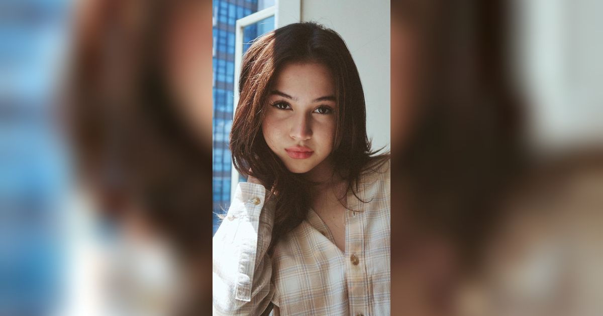 Jarang Tersorot, Potret Sandrinna Michelle dan Ibunya dari Kecil hingga Kini