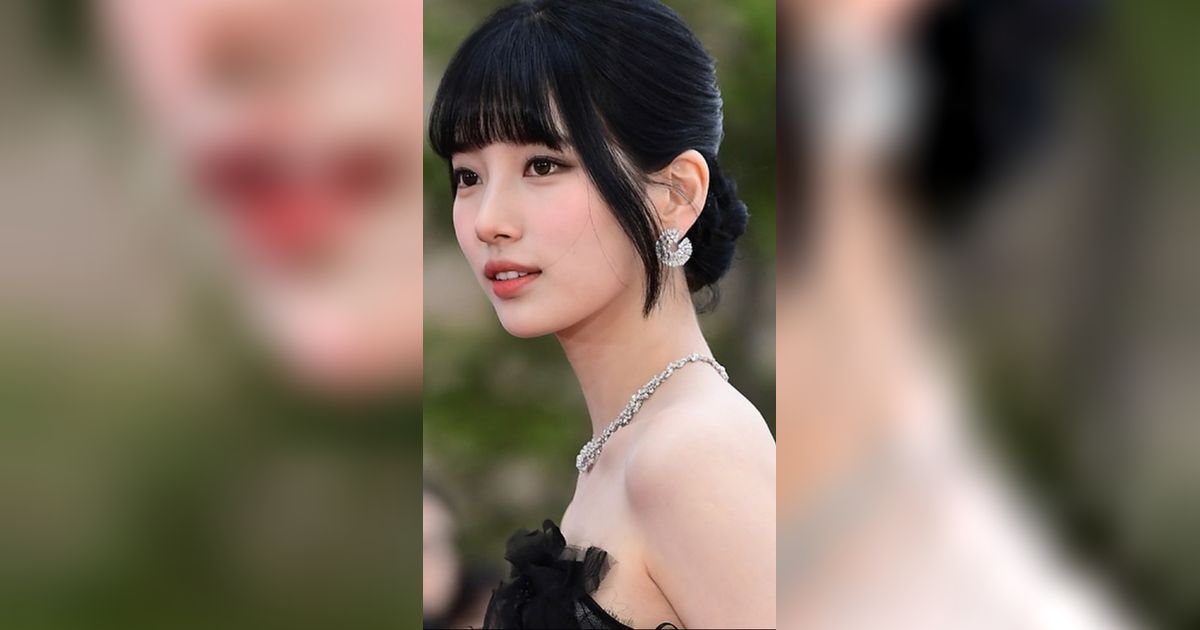 Tampilan Glamor Bae Suzy On Point! Gaun Satin dengan Banyak Perhiasan Berlian