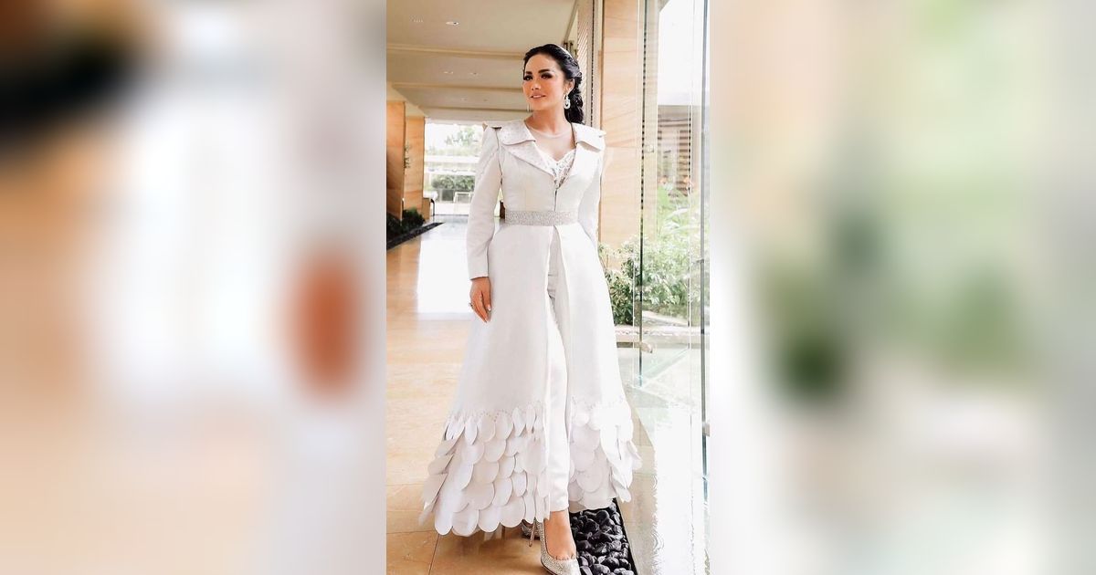 Krisdayanti Tampil Fresh dengan Pink Makeup, Warganet 'Ayune Pol'
