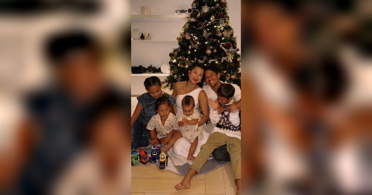 Tetap Hangat Meski Beda Agama, 8 Foto Perayaan Natal Keluarga Jennifer Bachdim di Bali
