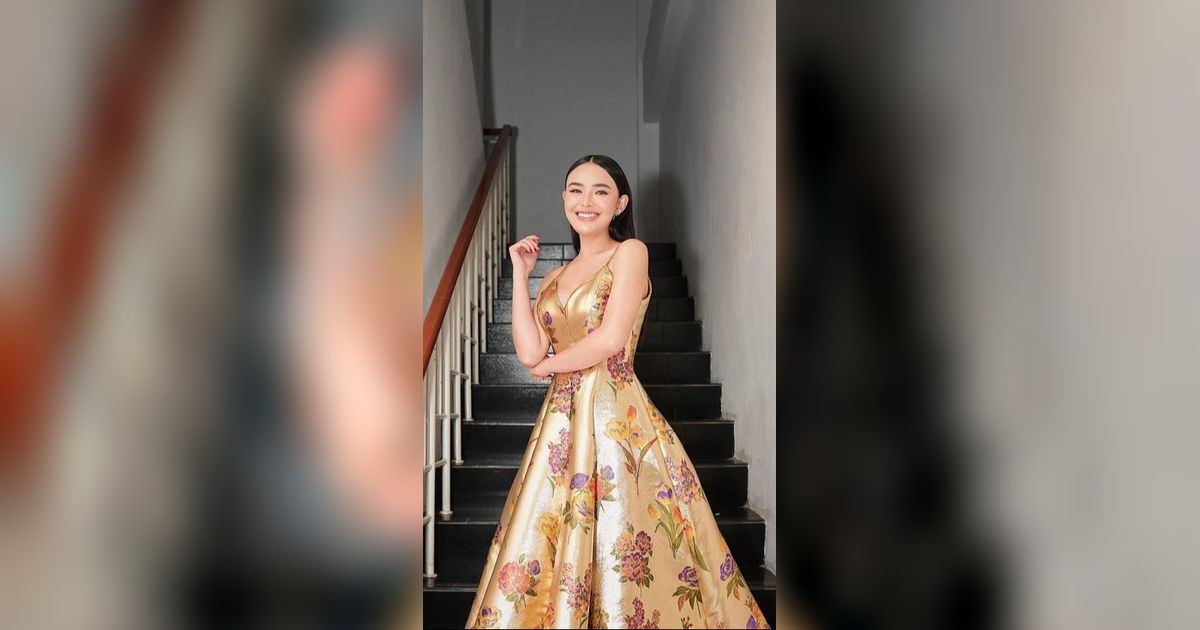6 Potret Gaya Amanda Manopo Rayakan Natal Bersama Keluarga, Bentuk Tubuhnya Disorot