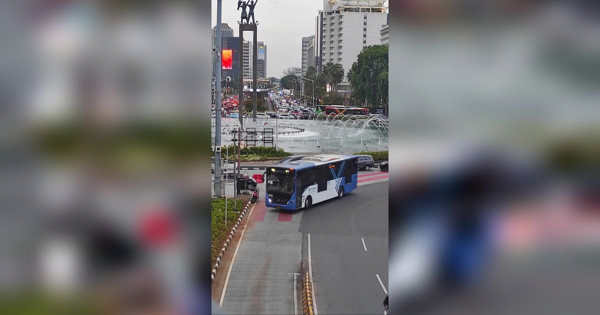 Catat! Jam Operasional Transportasi Umum & Pengalihan Rute Transjakarta di Malam Tahun Baru 2024