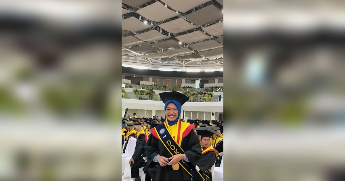 Dikira Baru Lulus S1 Saat Umur 25 Tahun Ternyata Ikut Wisuda S3, Kisah Wanita Ini Bikin Minder