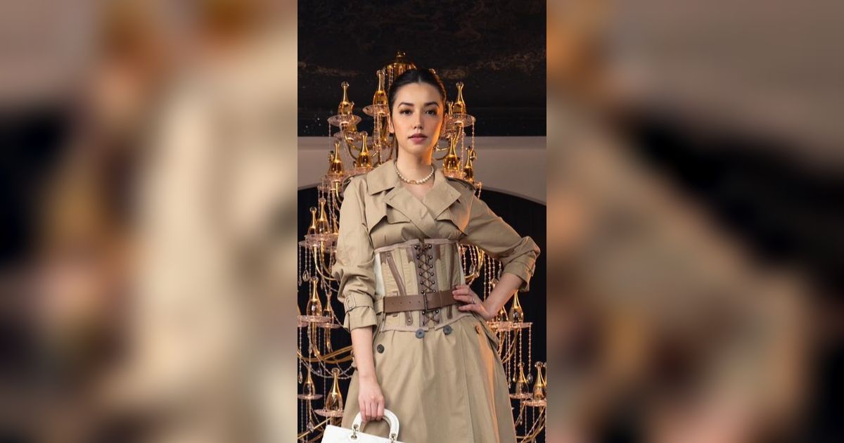 Deretan Outfit Berpola A-line Favorit Velove Vexia, Berikan Kesan Mewah