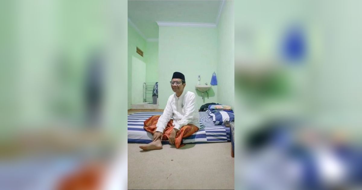 Momen Mahfud MD Menginap di Ponpes Nurul Qarnain Jember