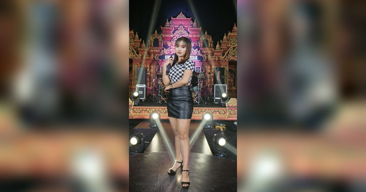 10 Potret Ajeng Febria, Biduan Cantik Asal Blitar yang Lagi Viral, Punya Body Goals