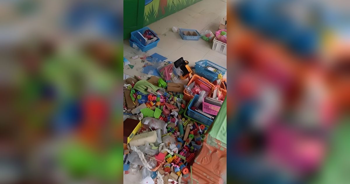 Merinding! Bersihkan Tumpukan Mainan Selagi Murid TK Libur Sekolah, Guru di Karanganyar Malah Temukan 14 Ular Kobra