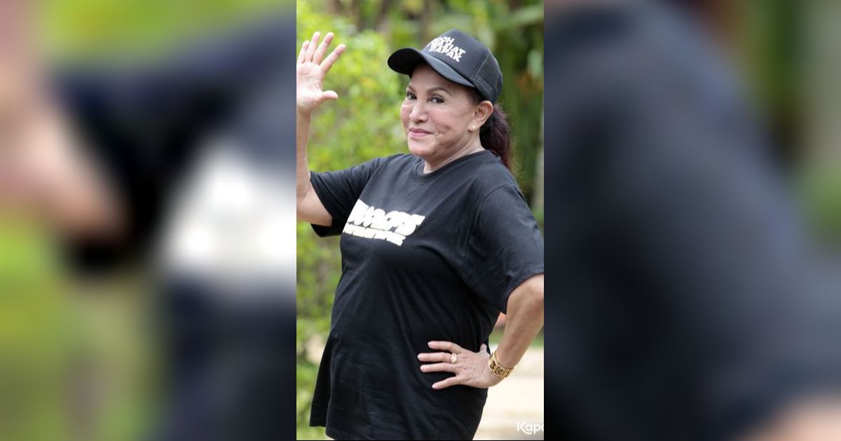Tangis Mpok Atiek Takut Meninggal karena Operasi Kanker Usus Seperti Almarhumah Ibu