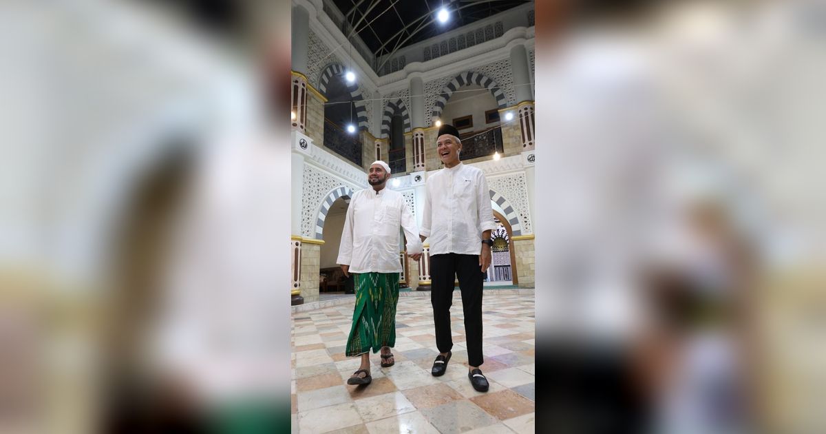 Sowan ke Habib Syech Solo, Ganjar Kenang Bikin Program Jateng Bersalawat