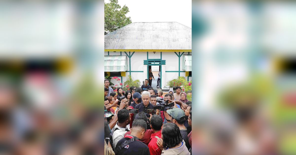 Para Santri Pendukung Ganjar Ziarah ke Makam Wali Songo, Ini Tujuannya