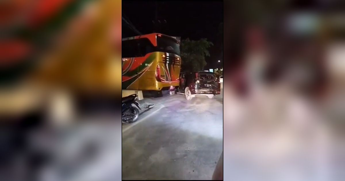 Viral Aksi Kejar-kejaran Mobil dengan Bus di Jalanan, Berakhir di Mapolresta Samarinda