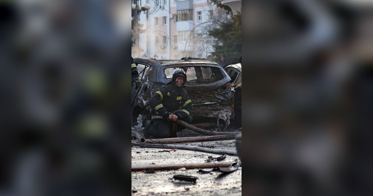 FOTO: Serangan Drone Ukraina Hantam Rusia: Puluhan Warga Belgorod Tewas, Apartemen dan Lebih dari Seratus Mobil Rusak Terbakar