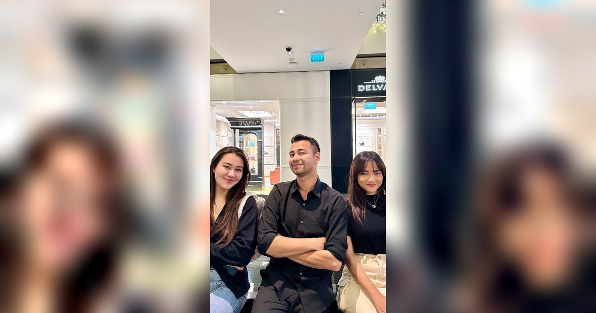 Akur! 10 Potret Fuji dan Aaliyah Massaid Kerja Bareng di Singapura, Netter: Momen Langka!