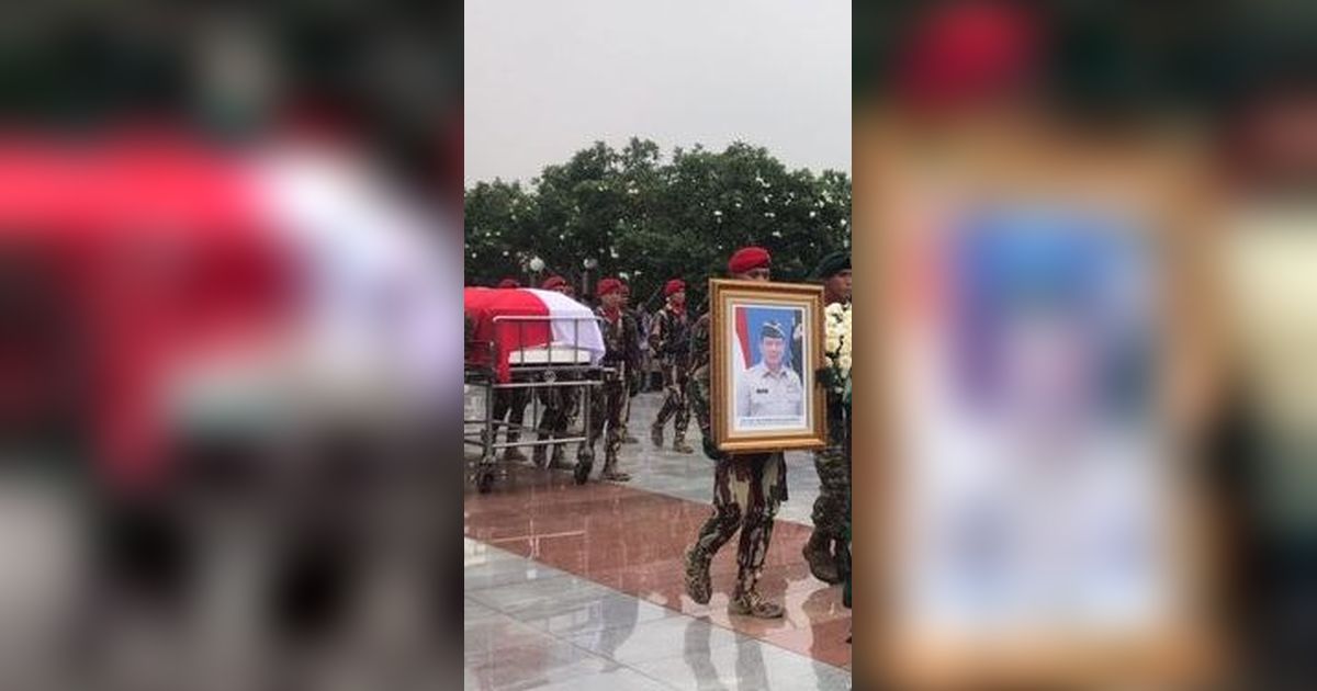 Jenazah Mantan Kepala BNPB Doni Monardo Dimakamkan di TMP Kalibata