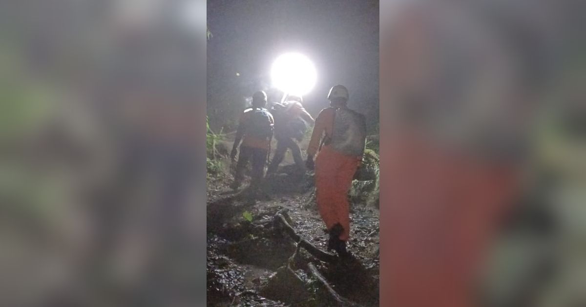 Bantu Evakuasi Korban Erupsi Gunung Marapi, Basarnas Jambi Kirim 17 Personel ke Sumbar