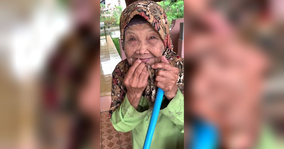 VIDEO: Nenek 70 Tahun Setiap Hari Bersihkan Masjid, Wasiatnya Bikin Terenyuh