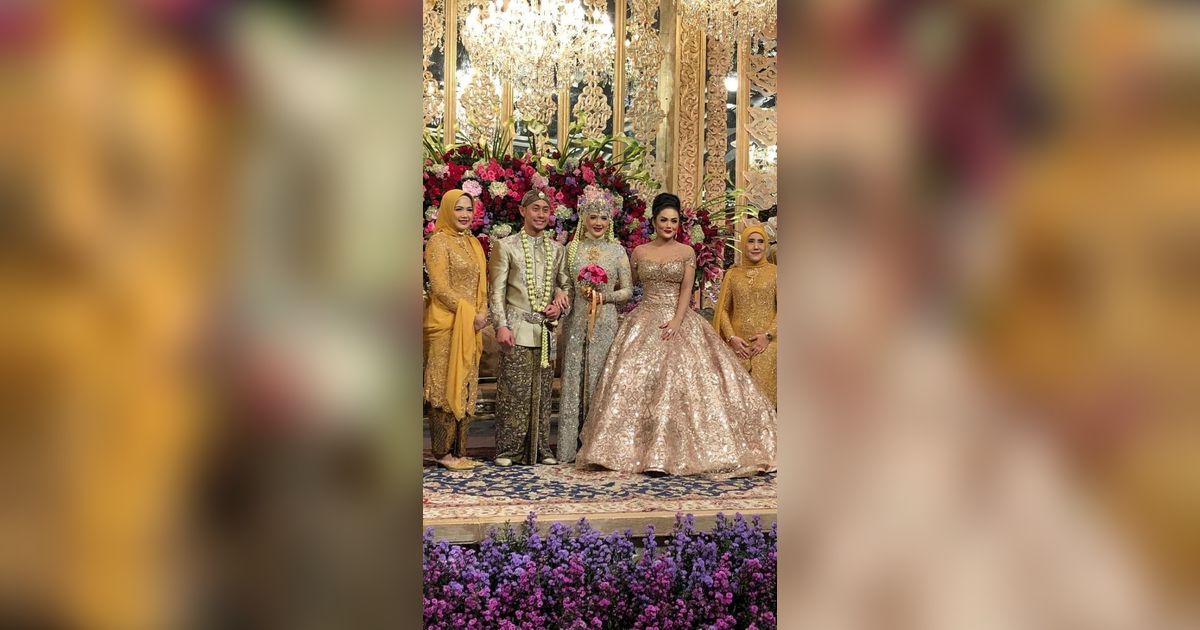 Terlalu Glamor! 10 Gaya Busana Artis Saat Kondangan ini Disebut Saingi Pengantin