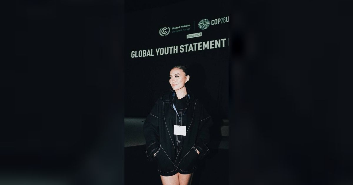 Cantiknya Agnez Mo Hadiri Konferensi di Dubai, Tampil Anggun Dalam Balutan Busana Batik