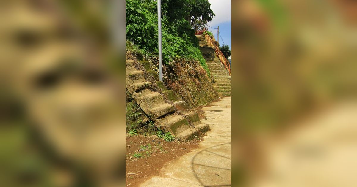 Menguak Fakta Situs Watu Kelir, Pintu Gerbang Menuju Kompleks Percandian Dieng