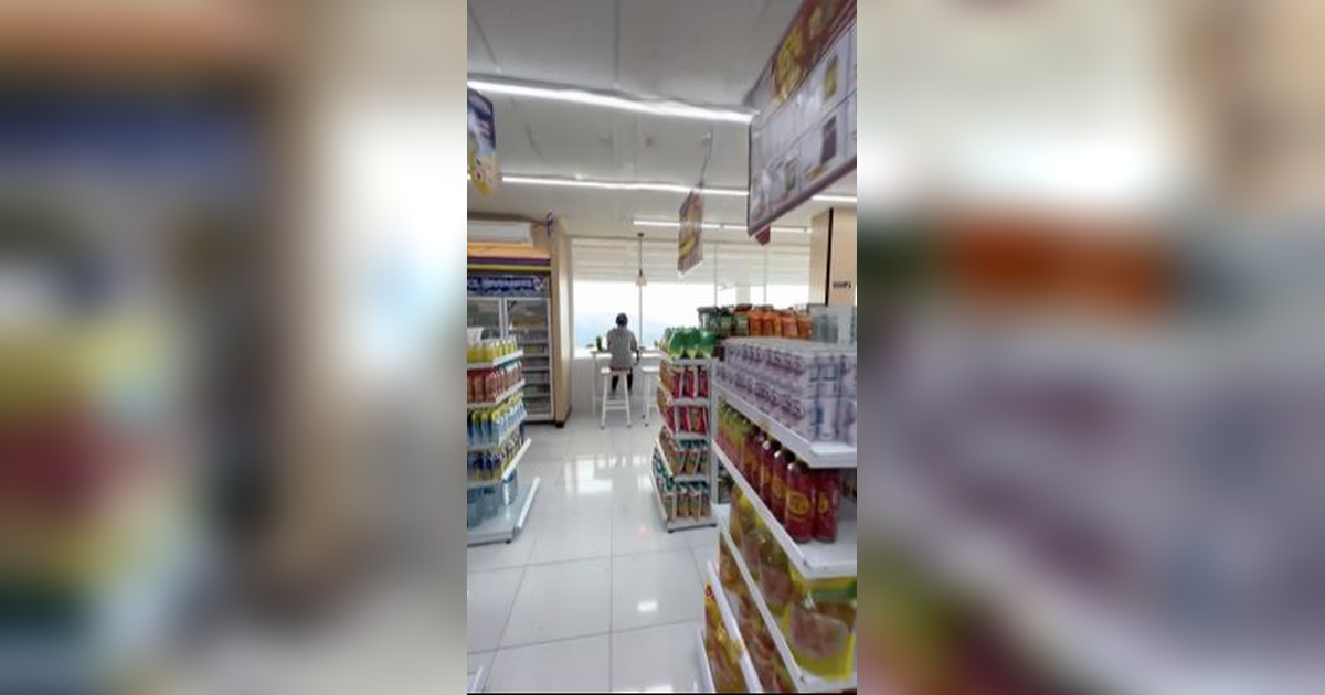 ⁠Penampakan Minimarket Tercantik di Indonesia, Viewnya Bak Lukisan Sekali Nongkrong Bakal Ogah Pulang