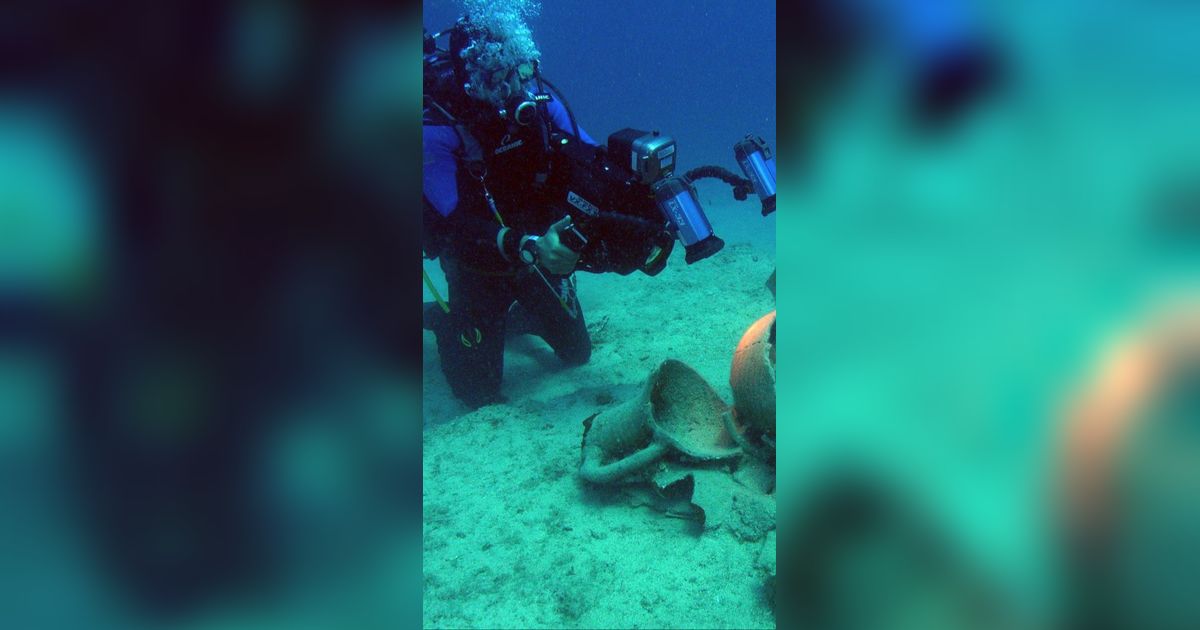 Harta Karun Misterius Berusia 2.500 Tahun Ditemukan di Bawah Laut, Ini Isinya