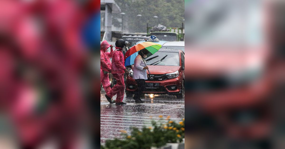 Musim Hujan Tiba, Waspada Banjir dan Cuaca Ekstrem