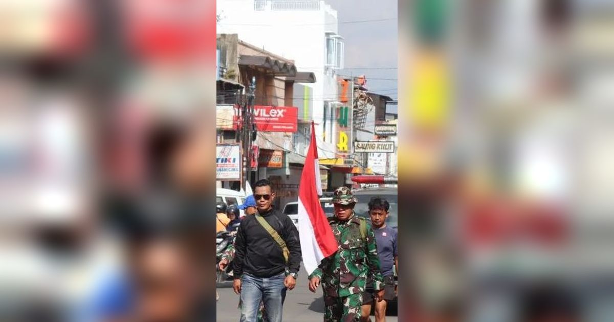 Penuhi Janji, Prajurit TNI di Garut Ini Jalan Kaki 50 Km Sebelum Pensiun