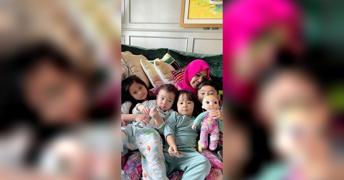 Momen Kebersamaan Mama Rieta Bersama Para Cucu Tercinta, Netizen 'Keluarga Bening Masyaallah'