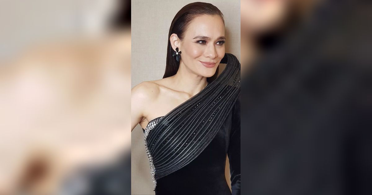Potret Makeup Elegan Aishah Sinclair Adik Mendiang Ashraf, yang Berprofesi Sebagai Host