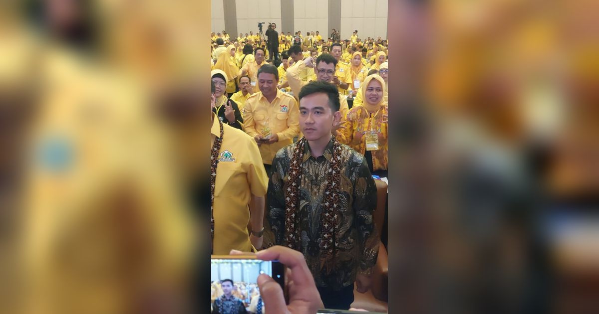 VIDEO: Awal Mula Viral Asam Sulfat Gara-Gara Gibran Salah Ucap Berujung Minta Maaf