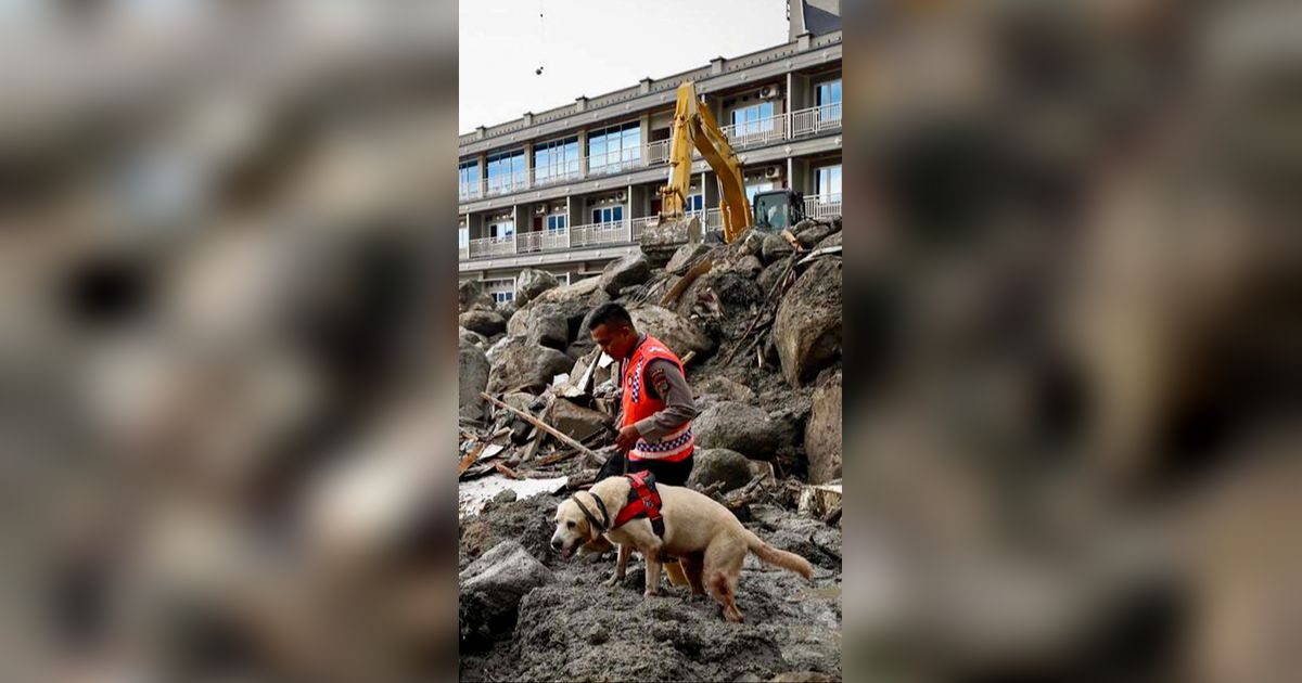 FOTO: Ngerinya Terjangan Longsor di Humbang Hasundutan Sumut, Batu-Batu Besar Sapu Puluhan Rumah