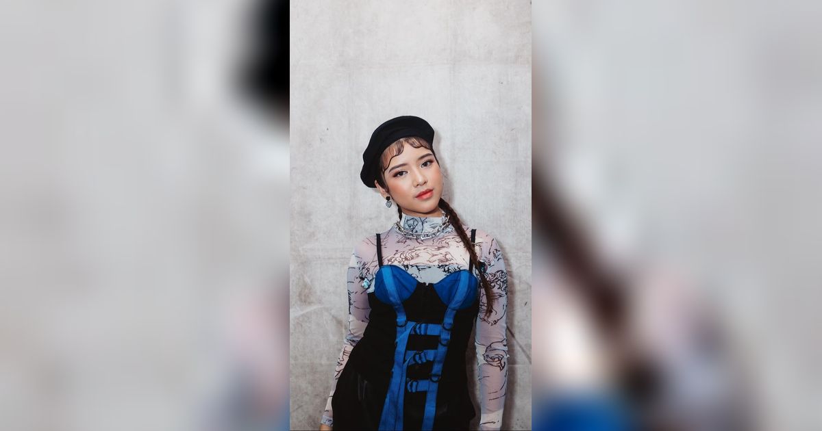 10 Gaya Busana Tiara Andini saat Manggung Dikritik Netizen, Disebut Tak Cocok!