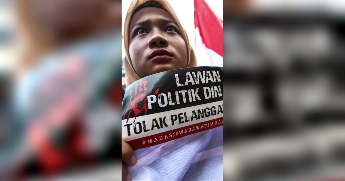 FOTO: Aksi Massa Mahasiswa #SAVEDEMOKRASI di Surabaya Tolak Politik Dinasti