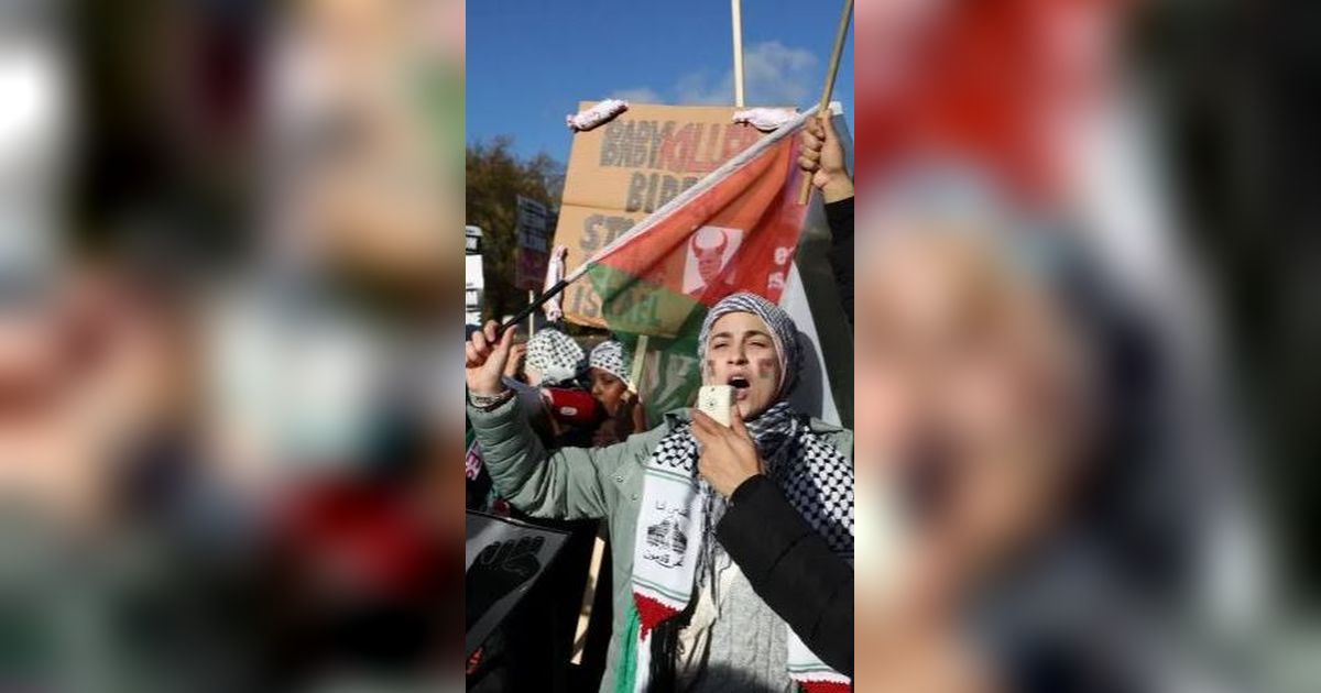 Penjualan Keffiyeh Palestina di AS Melonjak, Stok Habis dalam Dua Hari