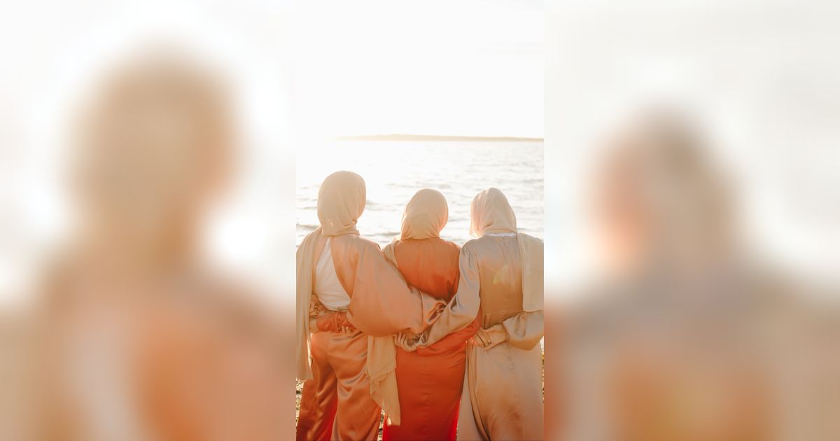 8 Bentuk Tabaruj Berbusana yang Wajib Diketahui Muslimah, Salah Satunya Jilbab Gaul