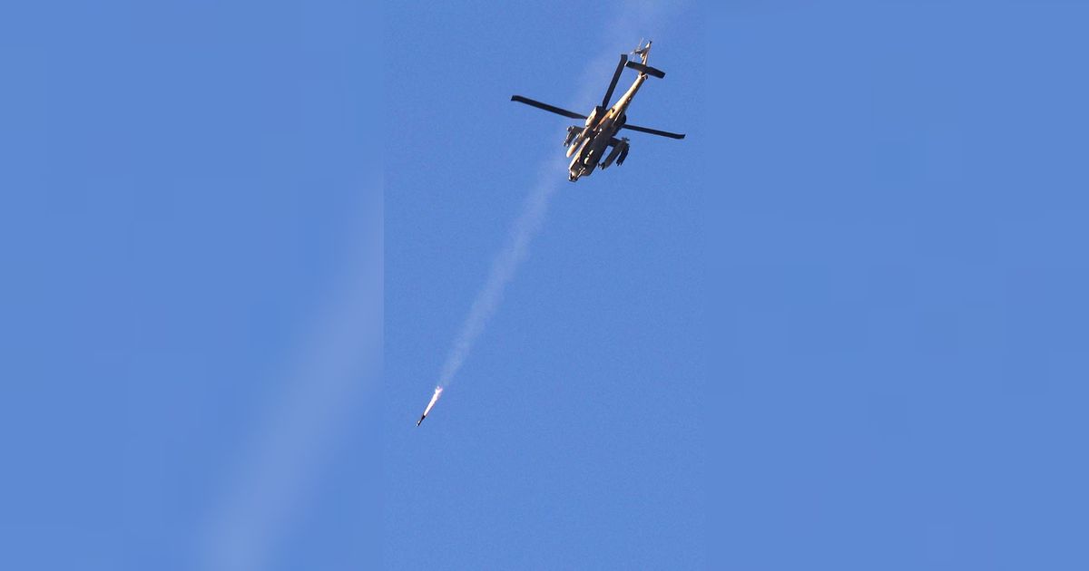 FOTO: Aksi Brutal Helikopter Israel Bombardir Jalur Gaza, Korban Tewas Kini Tembus 16 Ribu Jiwa