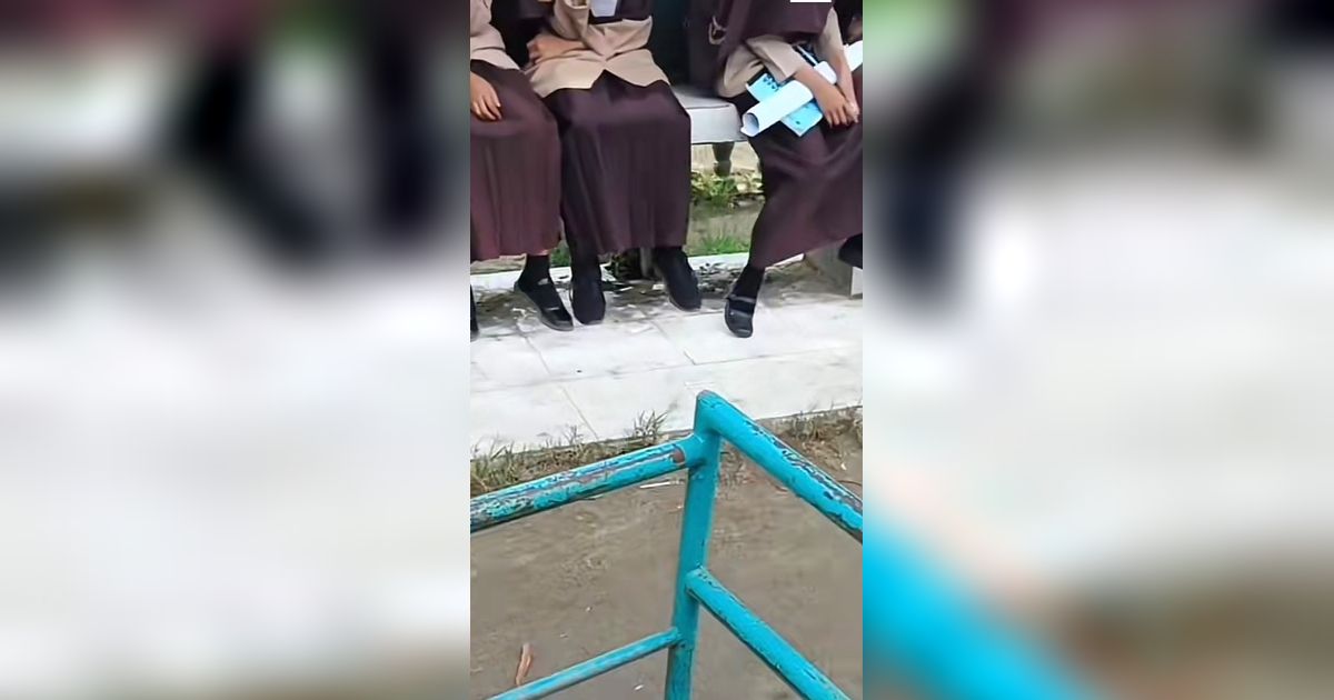 Viral Momen Kakak Jemput Adik di Sekolah Naik Becak Barang, Jadi Sorotan Warganet