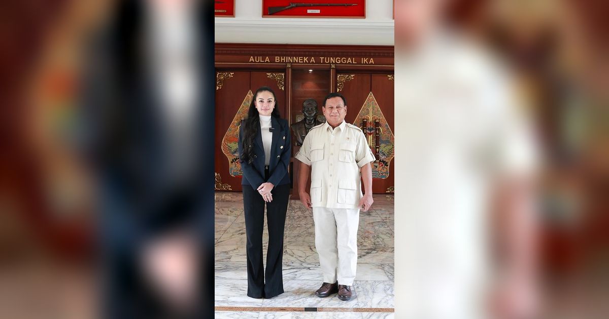 Penampilan Berbeda Nikita Mirzani Diundang Makan Siang Menhan Prabowo Subianto