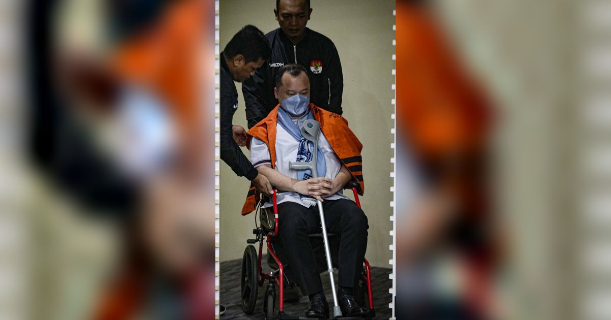 FOTO: Diduga Suap Wamenkumham Eddy Hiariej, KPK Tahan Mantan Dirut PT CLM Helmut Hermawan, Ini Kondisinya Usai Berompi Tahanan