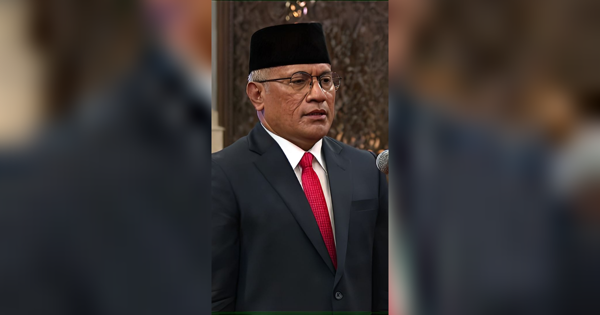 Jokowi Lantik Marthinus Hukom Jadi Kepala BNN, Ridwan Mansyur Jadi Hakim MK