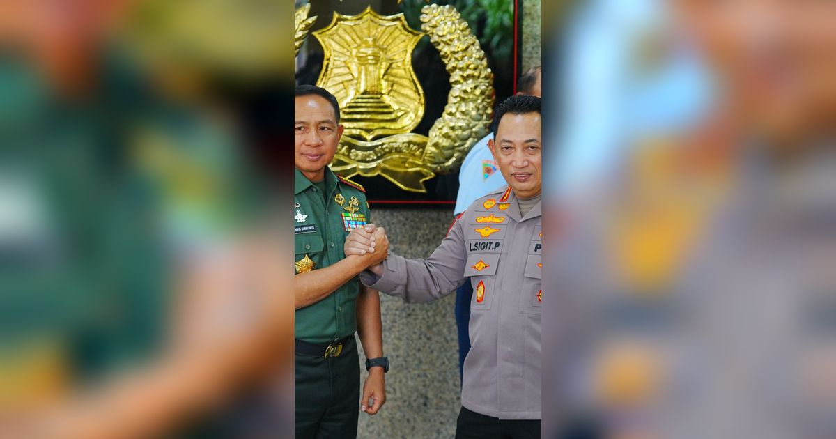 Potret Dua Jenderal TNI-Polri Kompak Kunjungi Papua