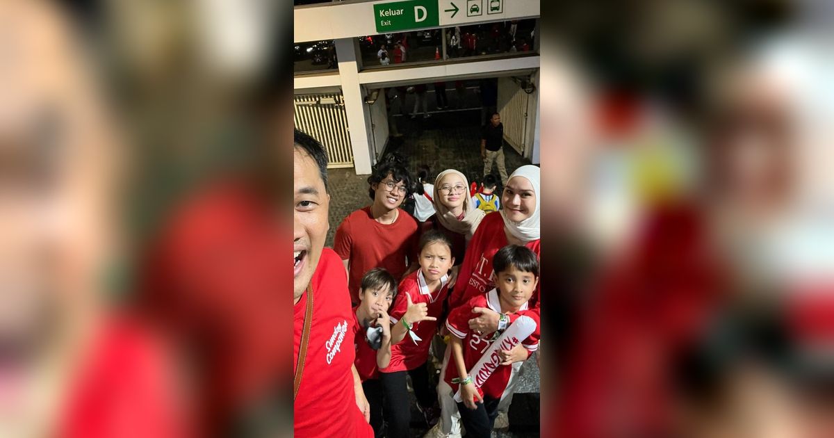 Momen Zaskia Adya Mecca Nonton Indonesia Vs Argentina di GBK, Kumpul Keluarga