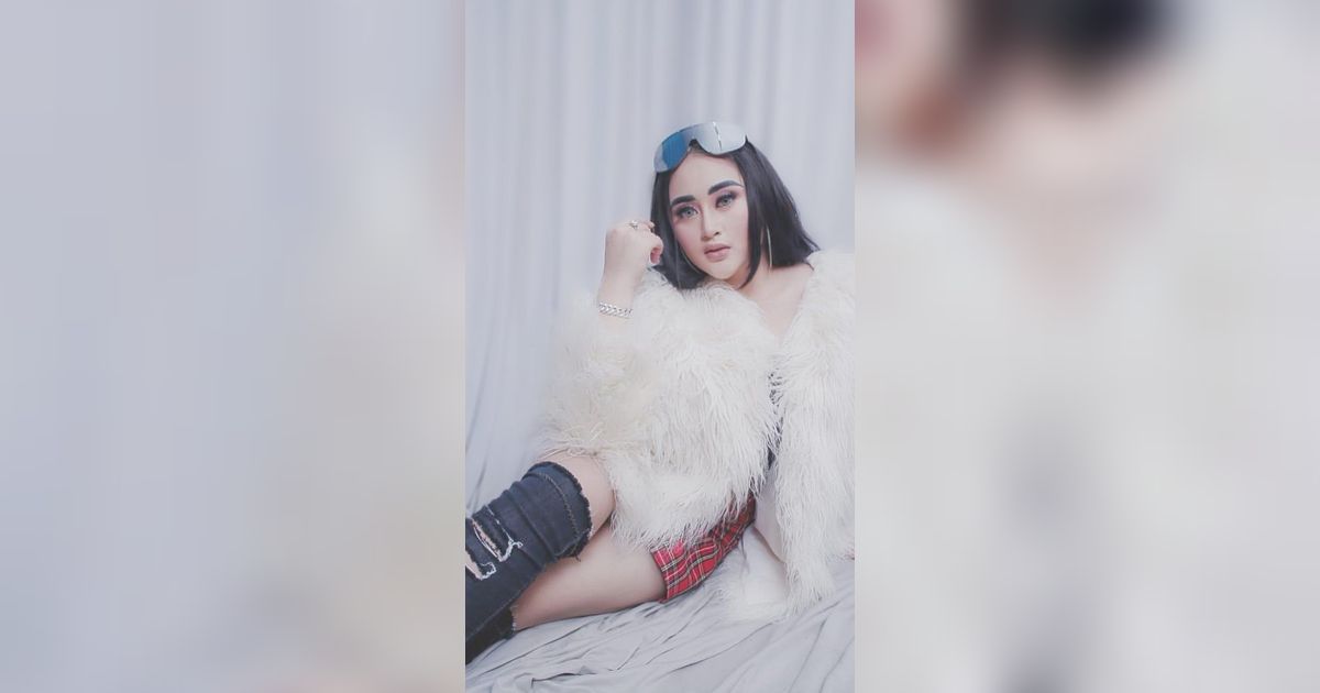 Potret Cantik Ayu Wees, Pedangdut Viral Tagih Utang saat Datang ke Nikahan